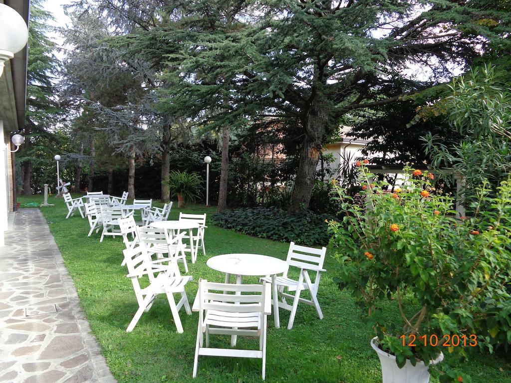 Park Hotel Castel San Pietro Terme Buitenkant foto
